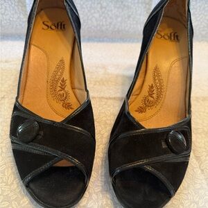 Women’s Sofft Sueded Black Peep Toe Heels- size 9m